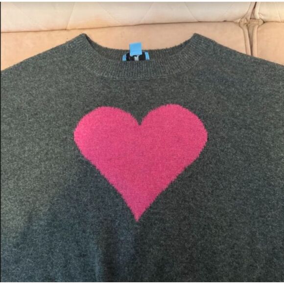 CeCe heart motif gray XL Sweater: Luxurious, Ultra-Soft, Chic Oversized Knit - Picture 5 of 7